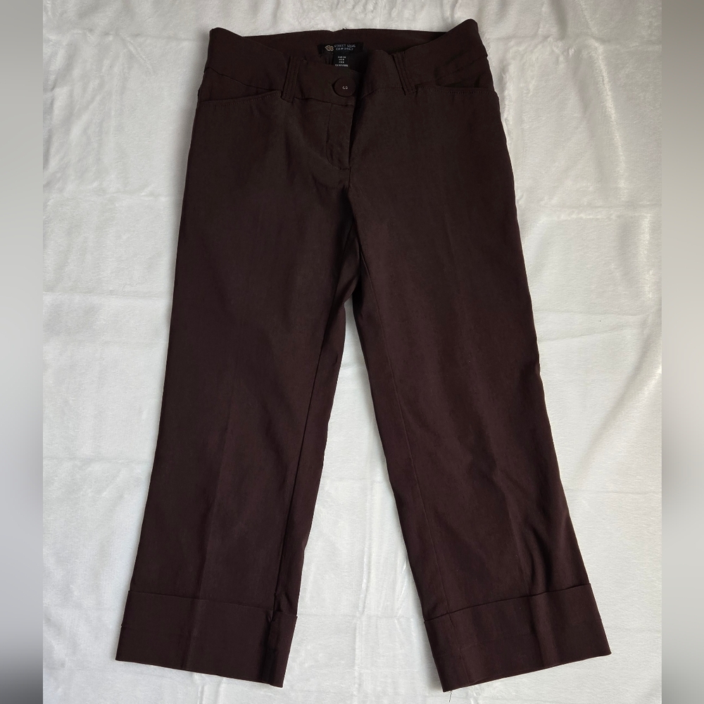 Stylish Cropped Brown Pants